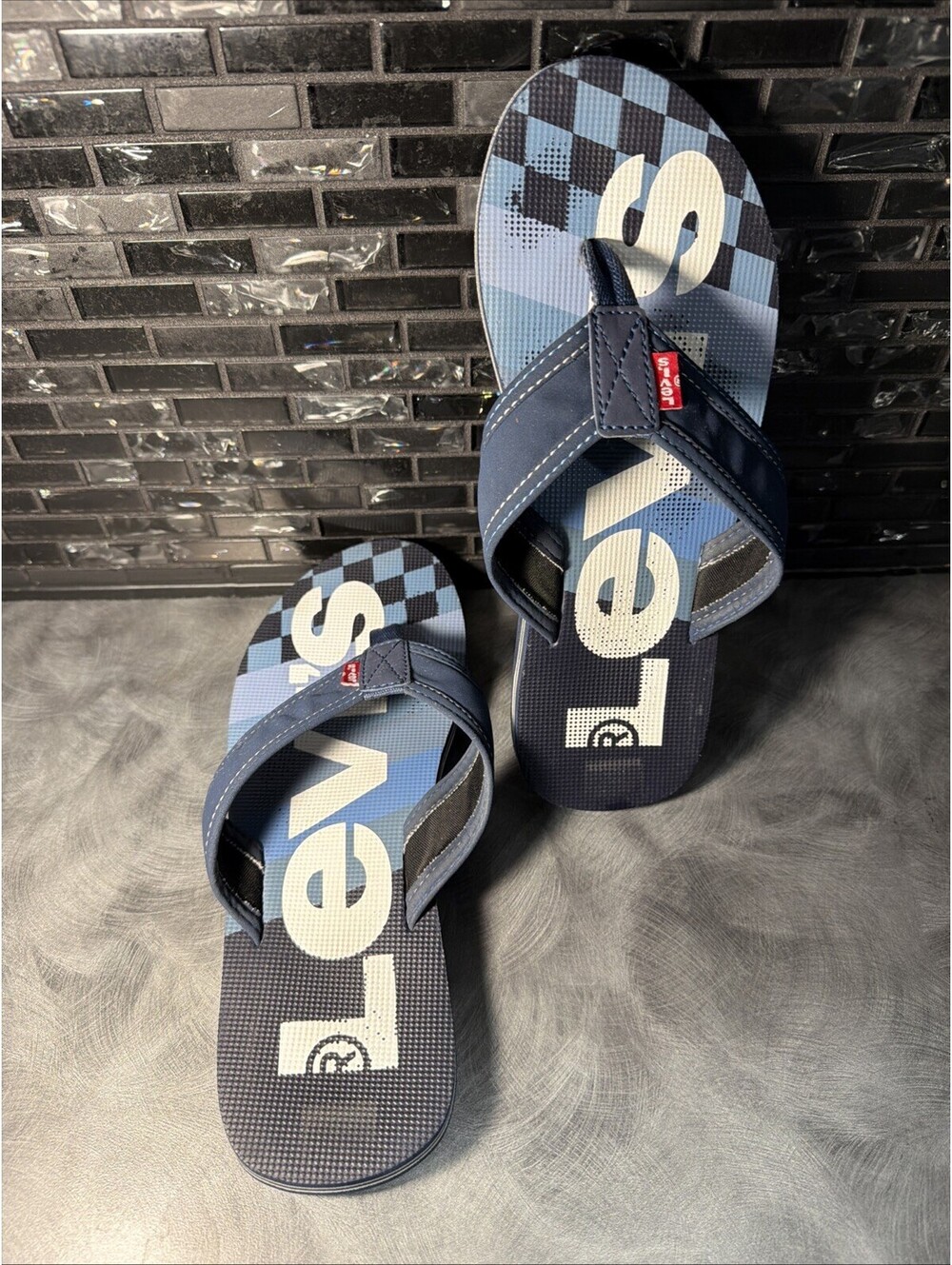Levi's Mens Casual Flip Flop Vegan Sandal Beach Shoe Size 9